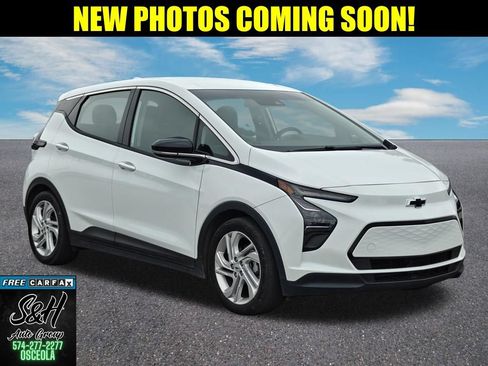 Used 2023 Chevrolet Bolt LT w/ Driver Confidence Package FWD image 1