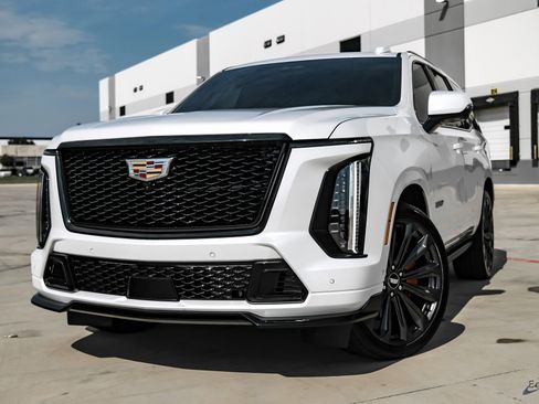 Used 2025 Cadillac Escalade V w/ LPO, Floor Liner Package image 3