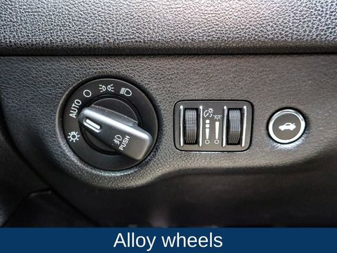 Used 2014 Chrysler 300 S image 21