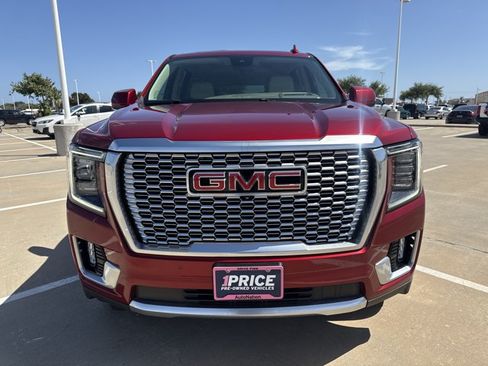 Used 2024 GMC Yukon XL Denali w/ Advanced Technology Package AWD/4WD image 2