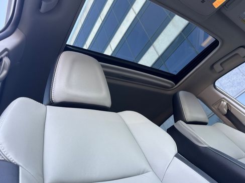 Used 2017 Toyota RAV4 Platinum image 19