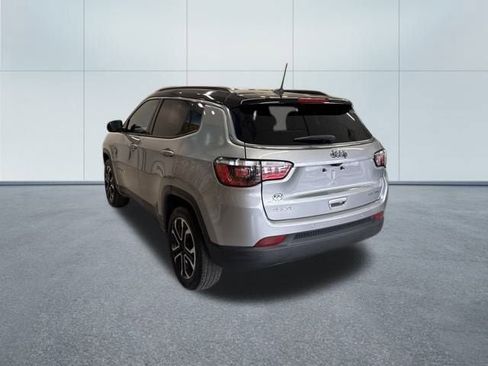 Used 2024 Jeep Compass Limited image 3