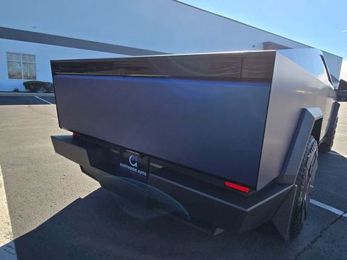 Used 2025 Tesla Cybertruck AWD Crew Cab image 9