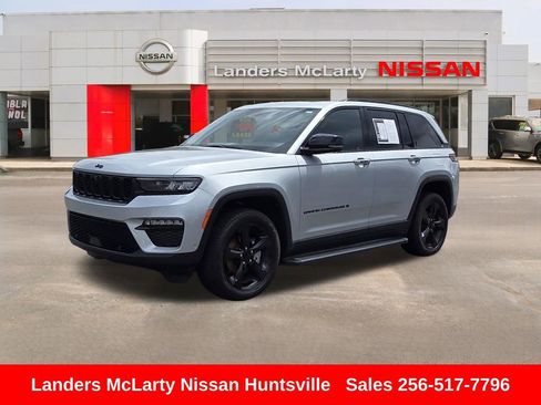 Used 2024 Jeep Grand Cherokee Limited w/ Luxury Tech Group II RWD image 9