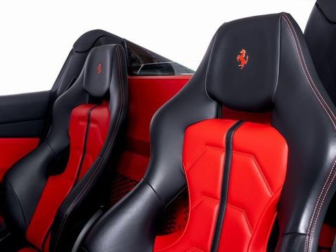 Used 2019 Ferrari 488 Spider image 21