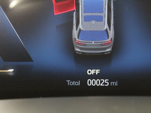 New 2026 BMW X7 xDrive40i w/ Executive Package image 18