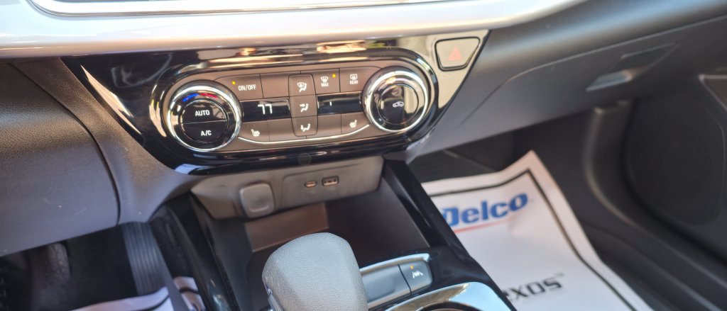 Used 2024 Chevrolet Trax LT w/ Driver Confidence Package FWD image 22