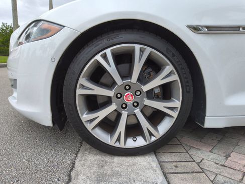 Used 2019 Jaguar XJ L Portfolio RWD image 49