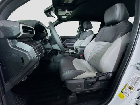Certified 2025 Toyota Tacoma TRD Sport AWD/4WD image 17