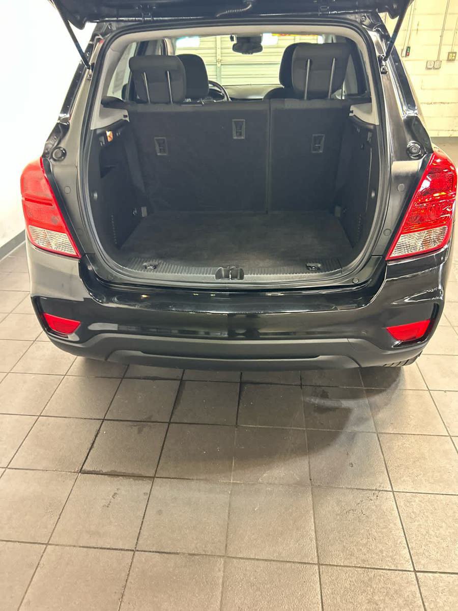 Used 2020 Chevrolet Trax LS w/ Tint and Cruise Package AWD/4WD image 29
