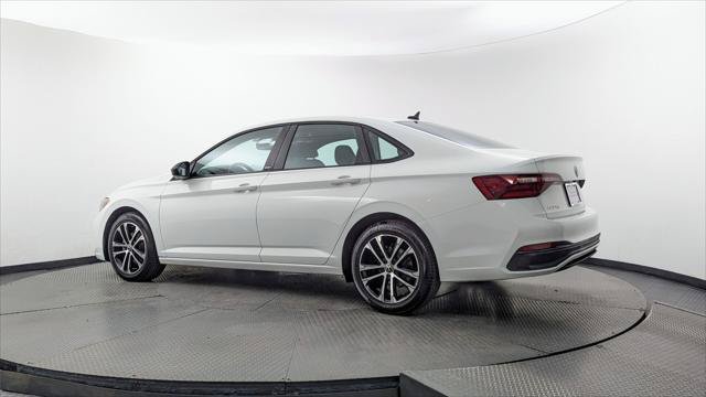 Used 2024 Volkswagen Jetta Sport FWD image 6