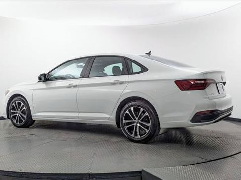 Used 2024 Volkswagen Jetta Sport FWD image 6