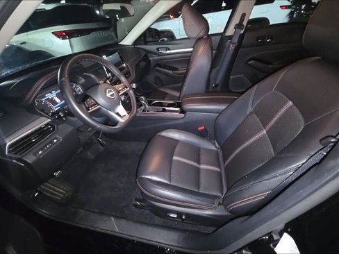 Used 2025 Nissan Altima 2.5 SR FWD image 3