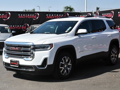 Used 2023 GMC Acadia SLT FWD image 3