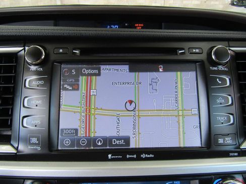 Used 2018 Toyota Highlander Limited Platinum FWD image 19