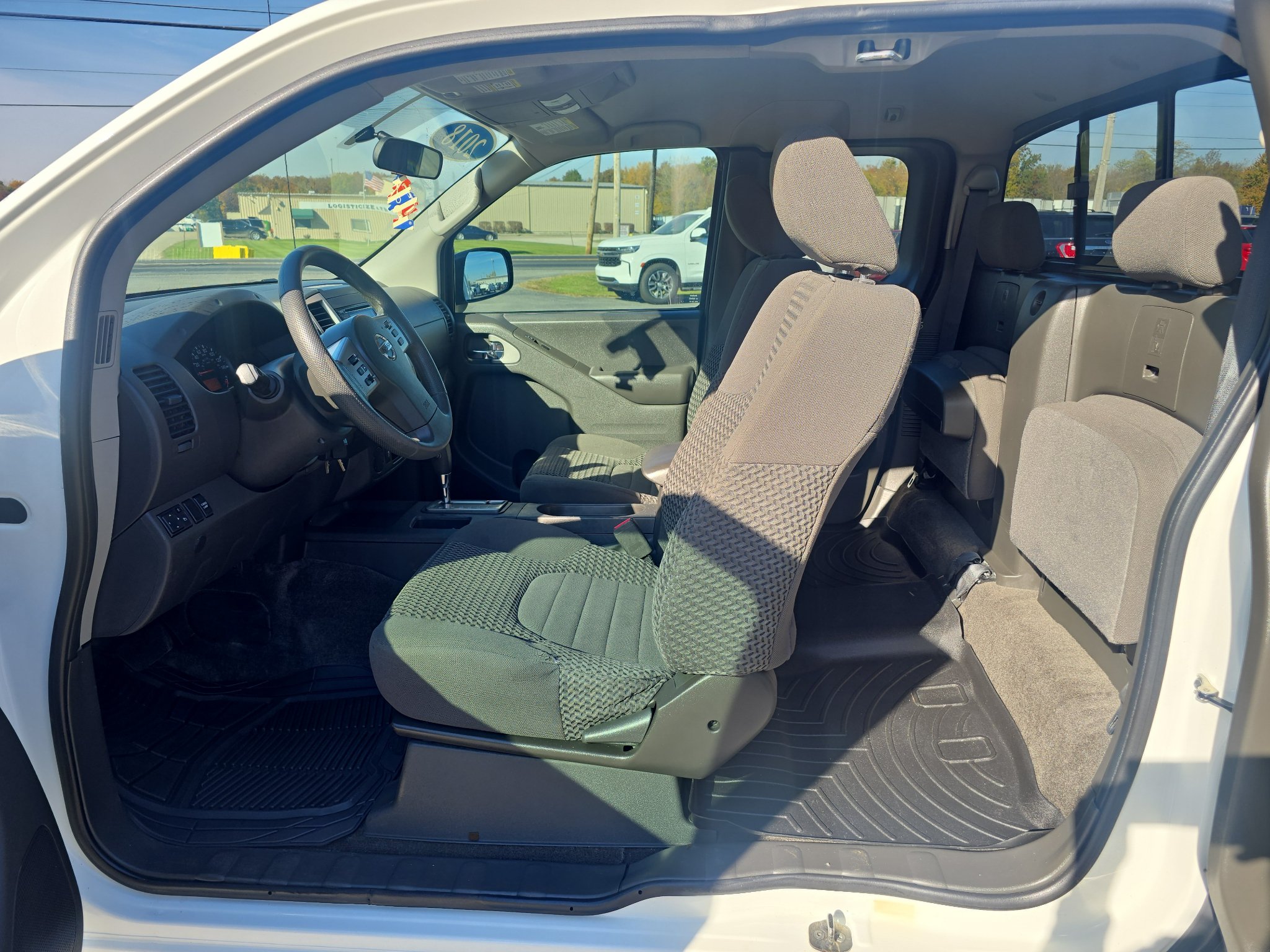 Used 2018 Nissan Frontier SV RWD image 14