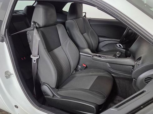 Used 2018 Dodge Challenger R/T w/ Blacktop Package RWD image 30