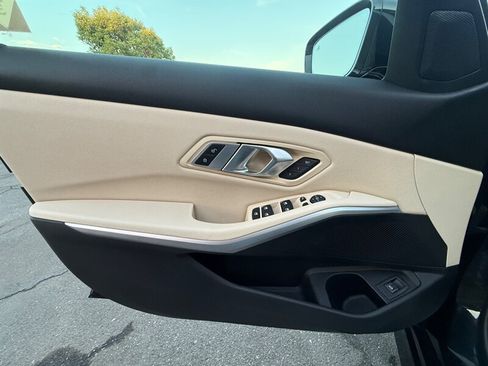 Used 2020 BMW 330i Sedan w/ Driving Assistance Package RWD image 18