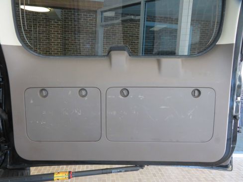 Used 2015 Lexus GX 460 w/ Premium Package image 57