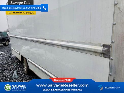 Used 2022 GMC Savana 3500 Extended w/ Power Convenience Package RWD image 15