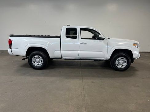 Used 2023 Toyota Tacoma SR AWD/4WD image 2
