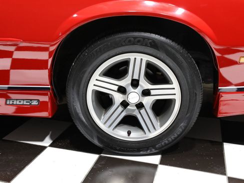 Used 1988 Chevrolet Camaro IROC-Z image 32