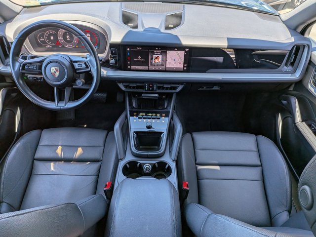 Used 2024 Porsche Cayenne AWD/4WD image 19