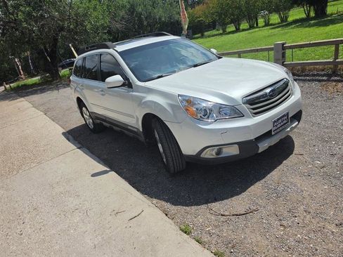 Used 2012 Subaru Outback 3.6R Limited AWD/4WD image 5