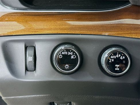 Used 2020 Cadillac Escalade Premium Luxury image 12