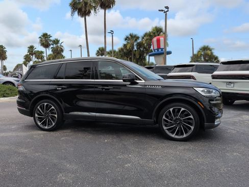 Used 2020 Lincoln Aviator Reserve w/ Equipment Group 202A AWD/4WD image 3