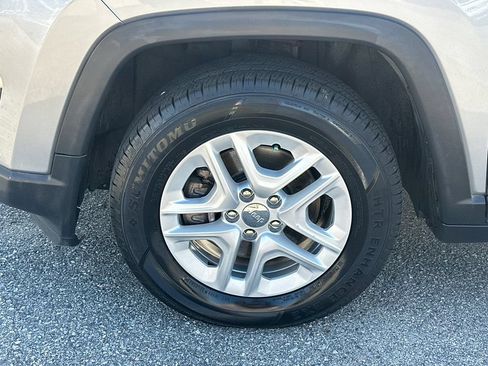 Used 2018 Jeep Compass Sport FWD image 11
