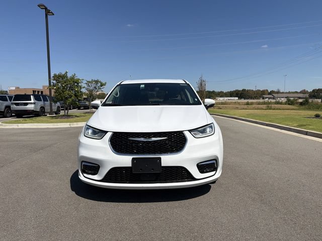 Used 2023 Chrysler Pacifica Touring-L FWD image 8