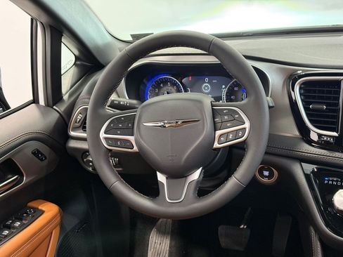 New 2026 Chrysler Pacifica Pinnacle w/ Trailer Tow Group image 26