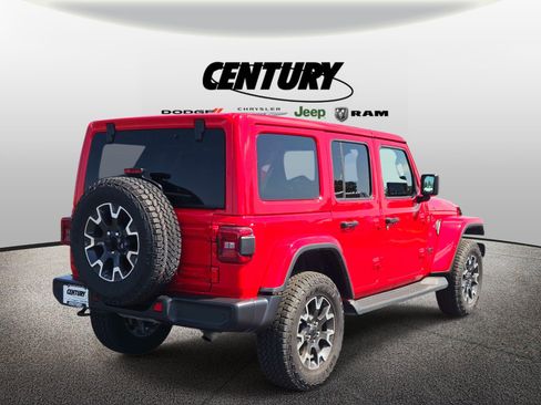 Used 2025 Jeep Wrangler Unlimited Sahara AWD/4WD image 4