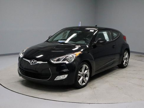 Used 2017 Hyundai Veloster Value Edition image 7
