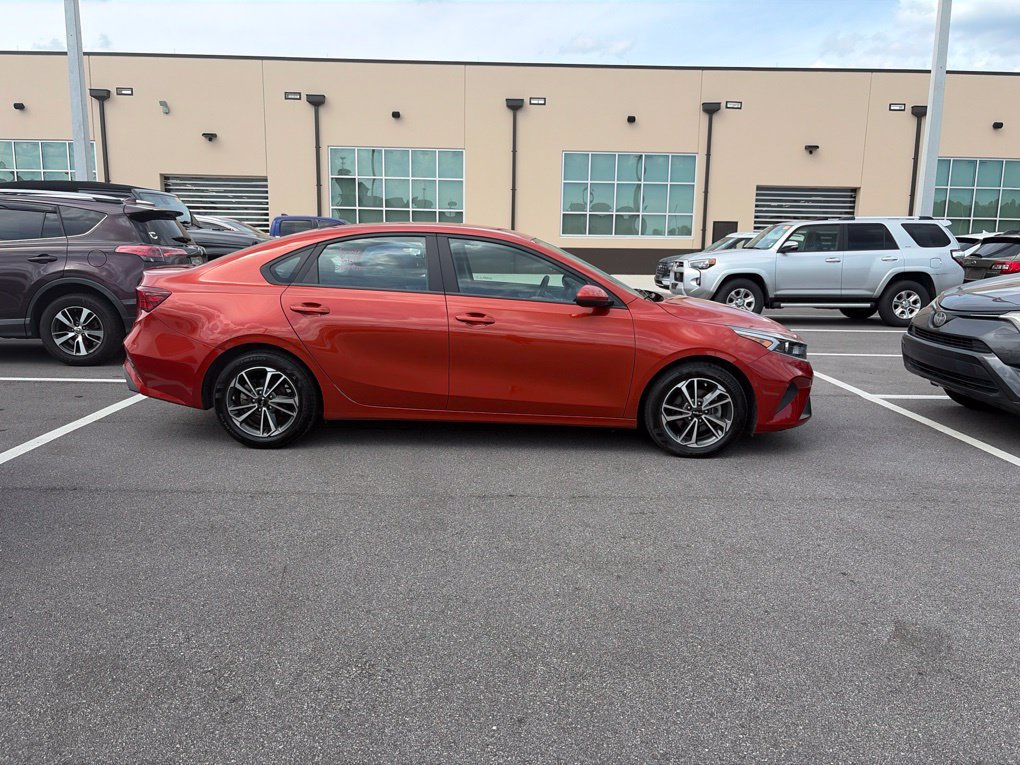 Used 2022 Kia Forte LXS FWD image 2