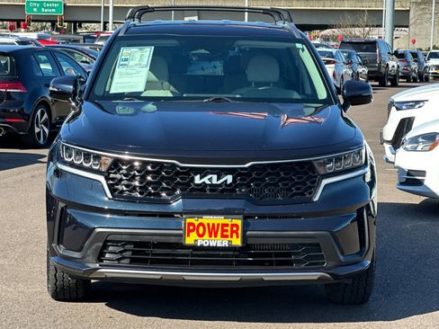 Used 2022 Kia Sorento S image 9
