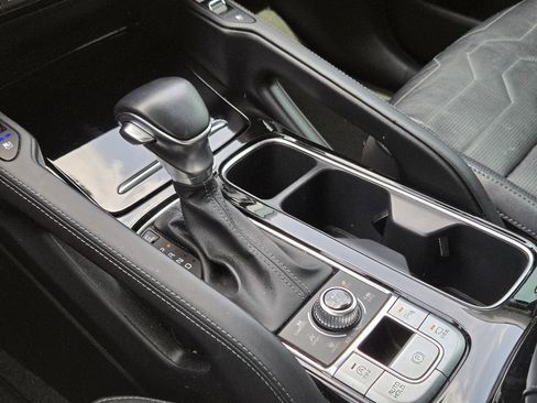 Used 2022 Kia Telluride SX w/ SX Prestige Package image 9