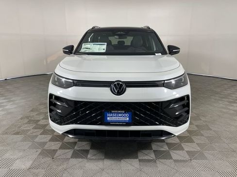 New 2026 Volkswagen Tiguan SE R-Line AWD/4WD image 24