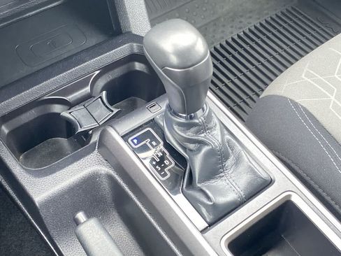 Certified 2023 Toyota Tacoma TRD Off-Road AWD/4WD image 19
