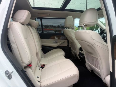 Used 2021 Mercedes-Benz GLS 450 4MATIC image 26