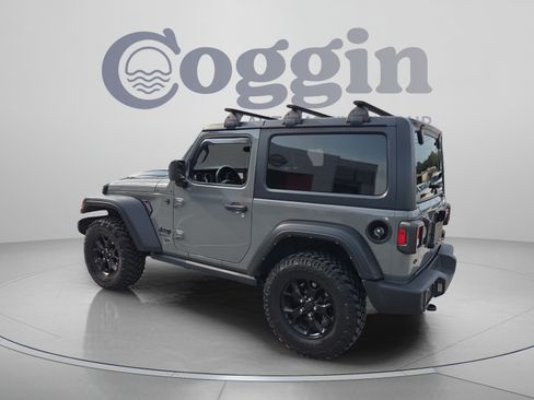 Used 2021 Jeep Wrangler Sport AWD/4WD image 3