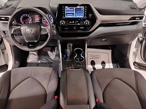 Used 2021 Toyota Highlander L image 51