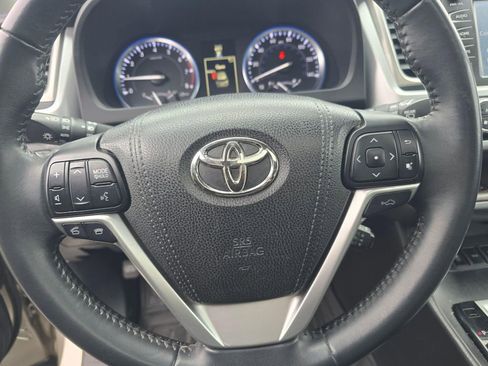 Used 2016 Toyota Highlander Limited image 20