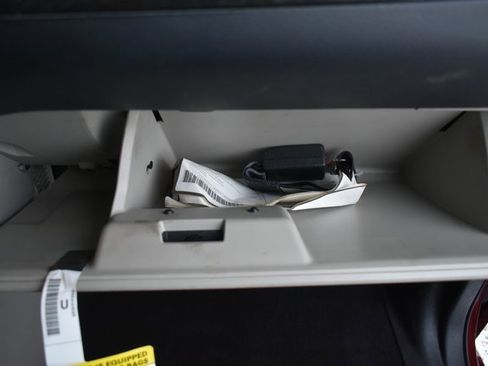 Used 2018 Dodge Grand Caravan SE image 42