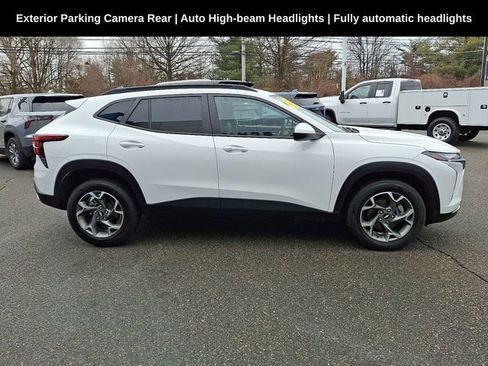 Used 2024 Chevrolet Trax LT w/ Driver Confidence Package image 11