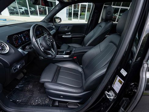 Used 2023 Mercedes-Benz GLB 250 4MATIC w/ Premium Package image 26