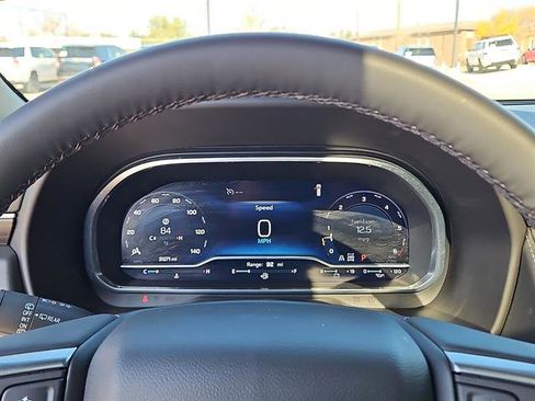 Used 2024 Chevrolet Tahoe Z71 w/ Luxury Package image 15