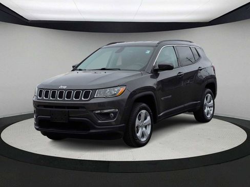 Used 2019 Jeep Compass Latitude w/ Popular Equipment Group image 4