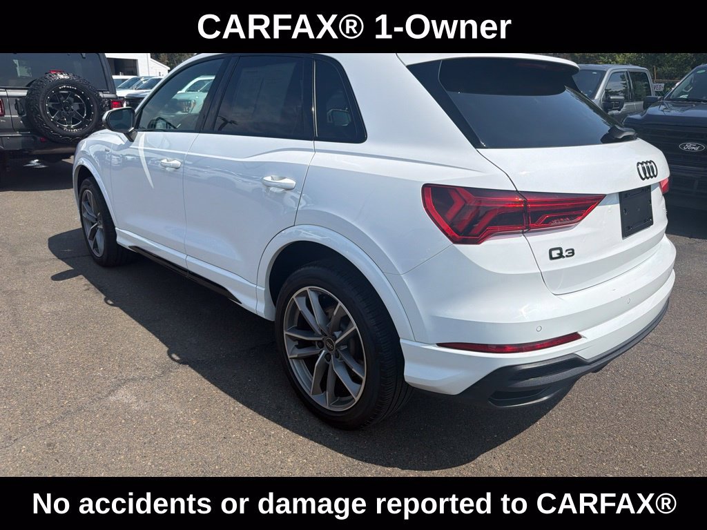 Used 2024 Audi Q3 2.0T Premium w/ Convenience Package AWD/4WD image 3